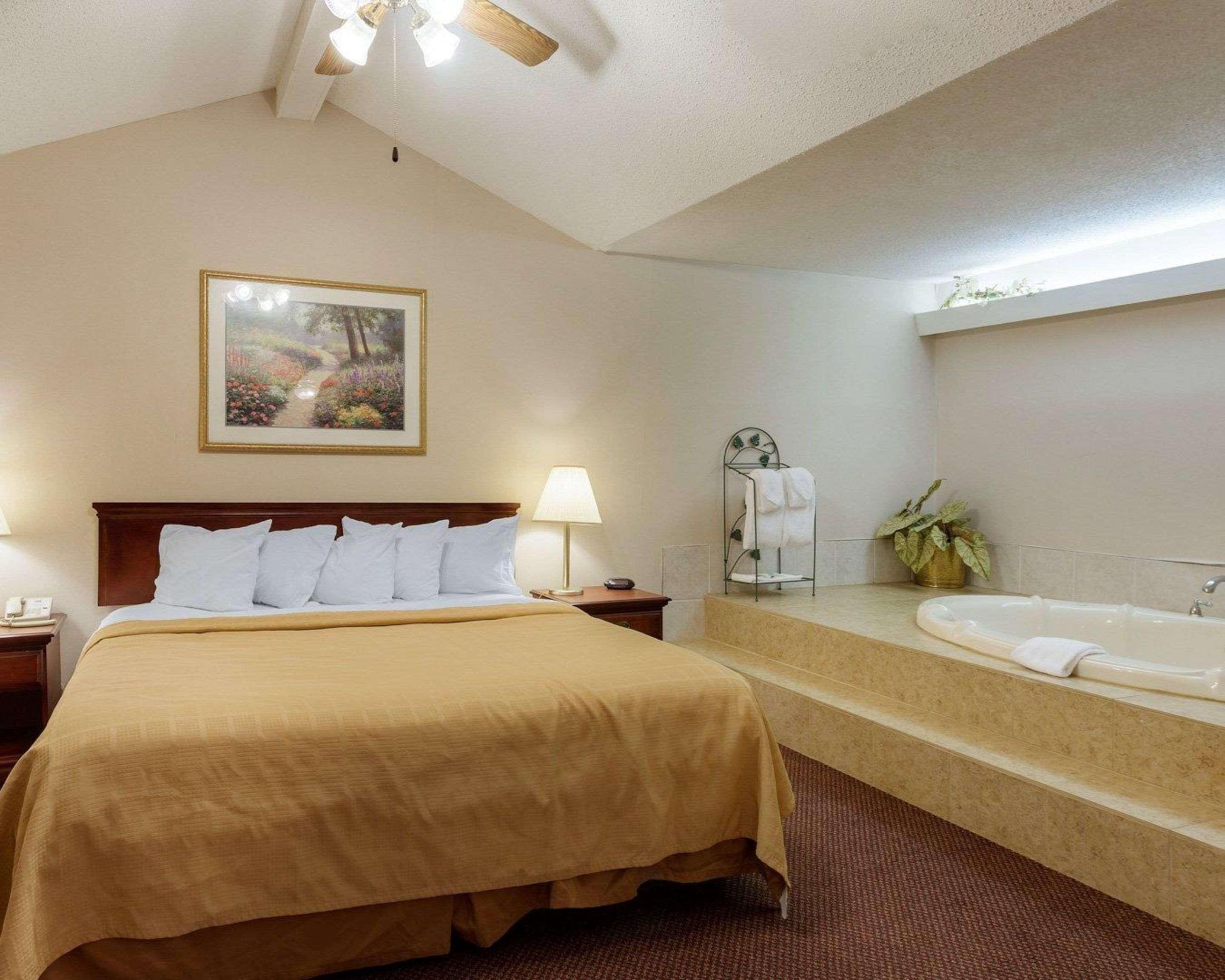 Quality Inn Robinsonville Экстерьер фото
