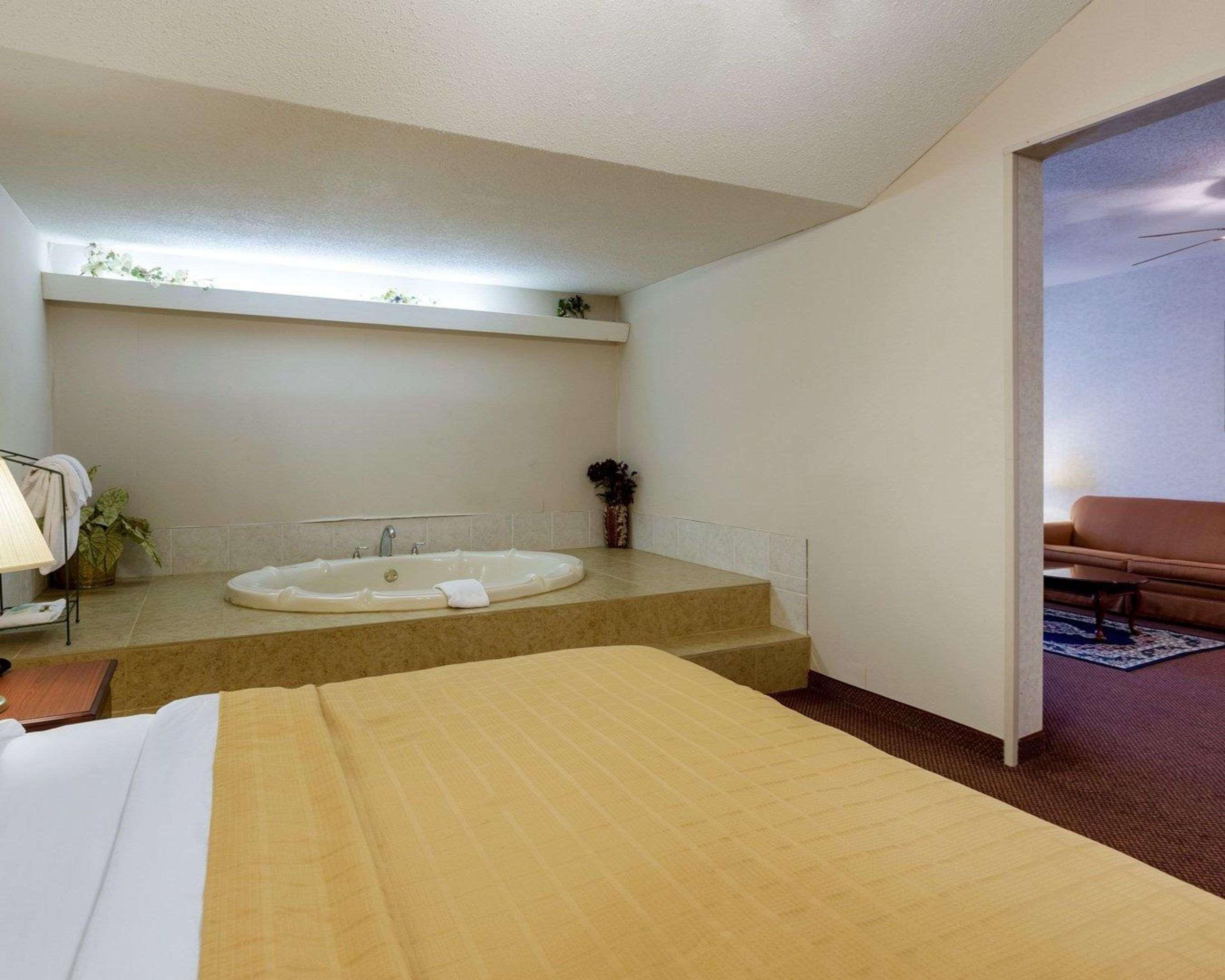 Quality Inn Robinsonville Экстерьер фото